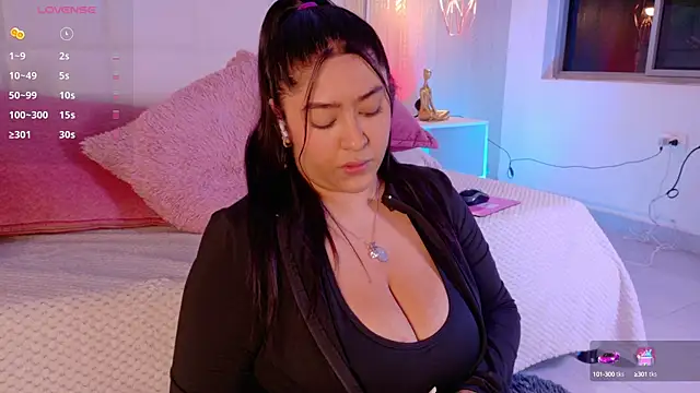 Leah Bensson online show from September 18, 2:48 pm