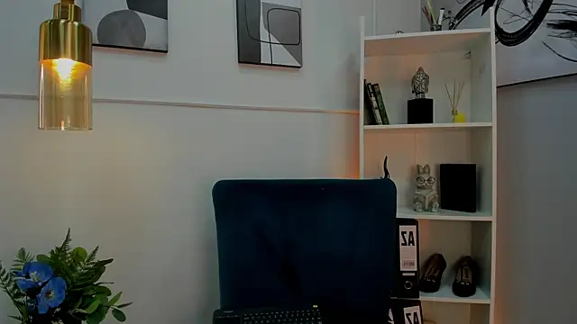 VeronicaBlake online show from May 26, 1:21 pm