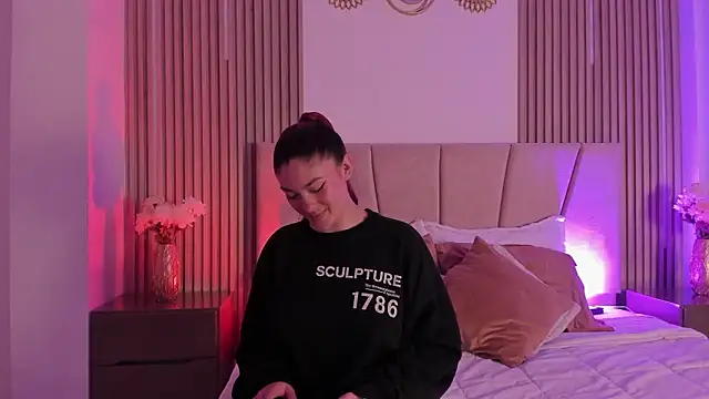 Victoria Beaumont online show from January 8, 12:20 pm