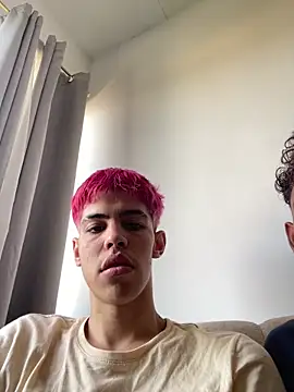 TWINKS FRIENDS online show from May 6, 1:59 pm