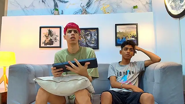TWINKS FRIENDS online show from May 19, 1:29 pm