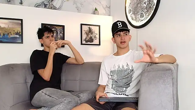 TWINKS FRIENDS online show from March 12, 1:36 pm