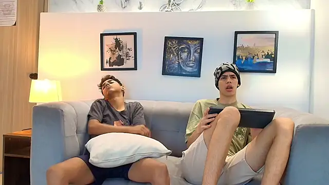 TWINKS FRIENDS online show from May 10, 1:24 pm