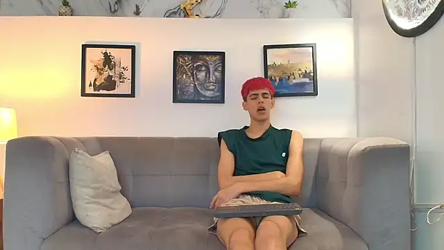 TWINKS FRIENDS online show from May 26, 1:21 pm