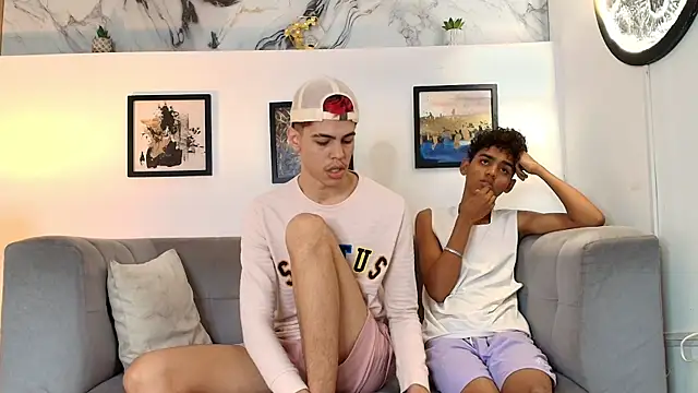 TWINKS FRIENDS online show from May 22, 1:31 pm