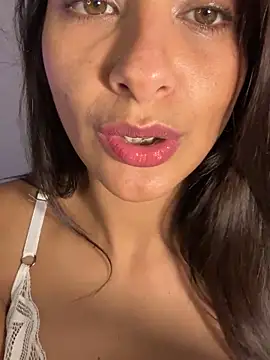 chicachocolate01 online show from May 11, 6:37 am