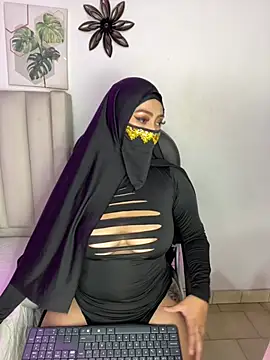 Aisha Malek online show from April 16, 11:29 pm