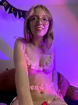 Snapshot of ReenKitty chatting on September 27, 5:03 am ReenKitty online show from September 27, 5:03 am