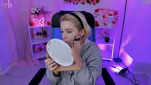 AuroraWrenfield online show from November 3, 4:16 am