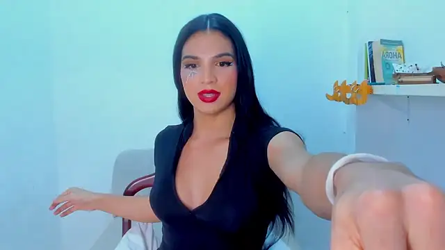 ISA BELLA VZL online show from April 30, 11:30 pm