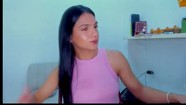 ISA BELLA VZL online show from April 9, 8:25 pm