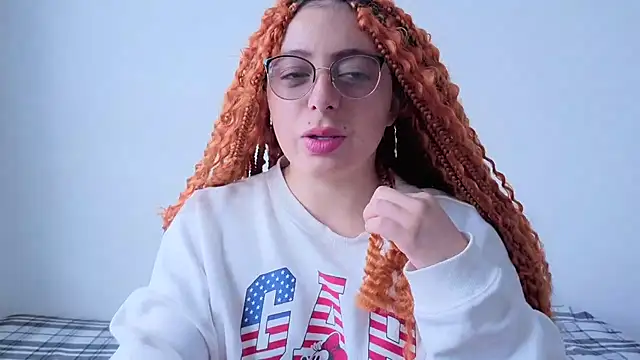 MiaKimky online show from January 7, 3:15 pm