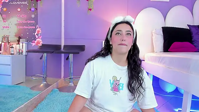 my aleja  online show from October 16, 1:47 pm