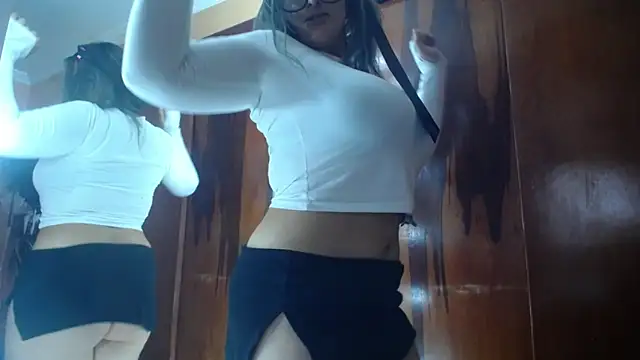 miss lilieth online show from October 30, 1:45 pm