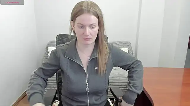 Alisha Skyes online show from April 5, 3:33 pm