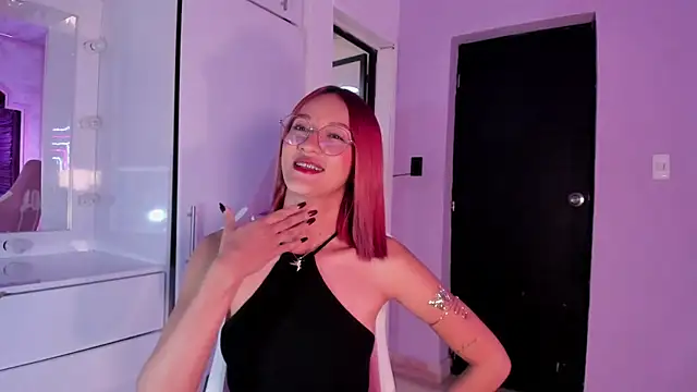 daphne courtis online show from November 8, 3:00 am