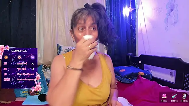 LadyPilar online show from September 12, 9:00 pm