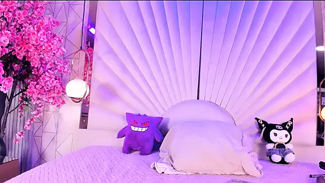 VesperVelvet online show from May 16, 4:37 am