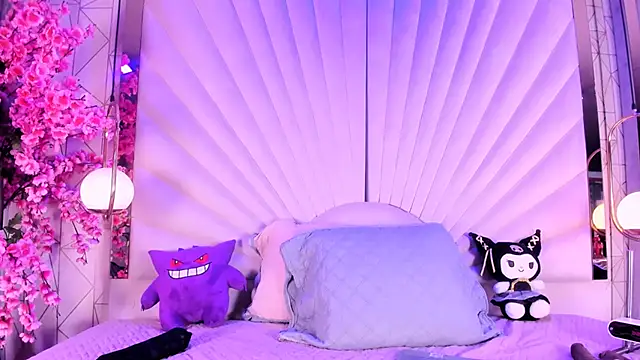 VesperVelvet online show from May 23, 5:39 am