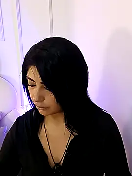 Kaylachannell online show from May 23, 3:38 am