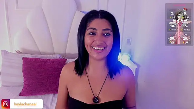 Kaylachannell online show from May 13, 11:32 pm