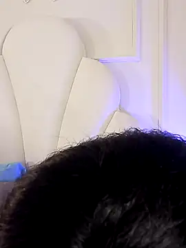 Kaylachannell online show from May 7, 3:33 am