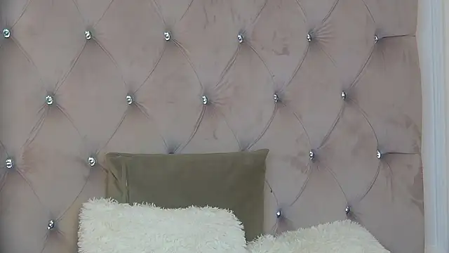 KimmDaviss online show from June 26, 2:29 pm
