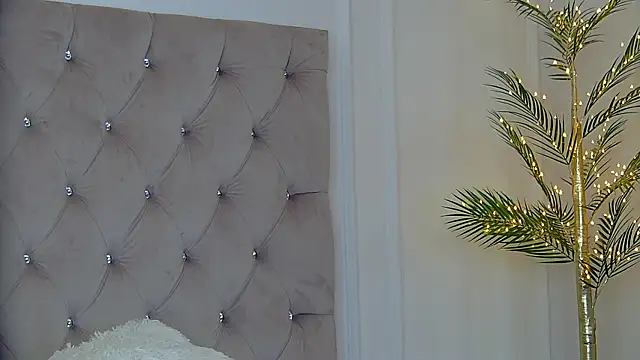 KimmDaviss online show from July 8, 3:58 pm