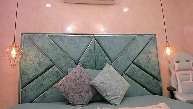 MELODY FIRE  online show from October 25, 3:52 pm