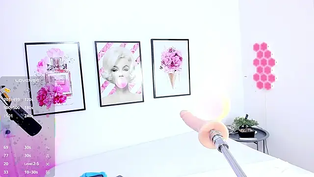 melly col online show from October 28, 1:17 pm