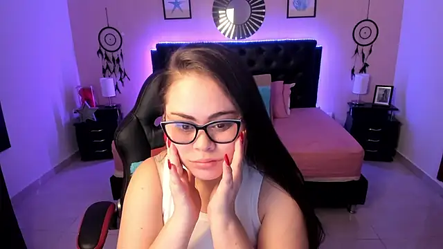 LolaVillalobos online show from March 17, 12:20 pm