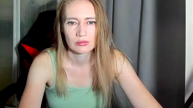 JessFoxxx online show from May 27, 2:30 am
