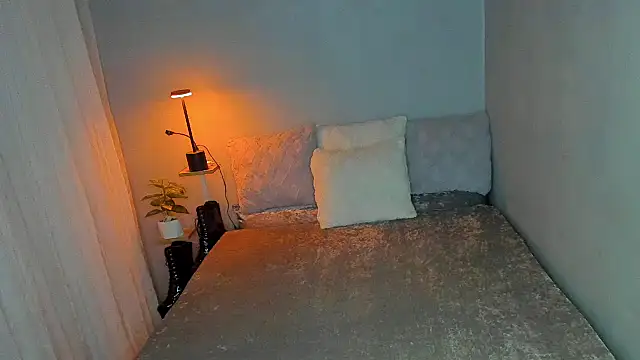 anitacruise online show from October 18, 12:46 am