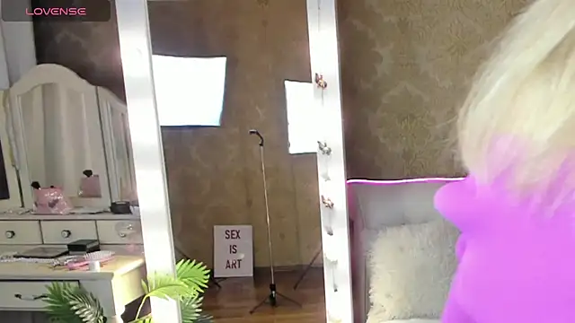 RosieBlossom online show from September 20, 9:57 pm