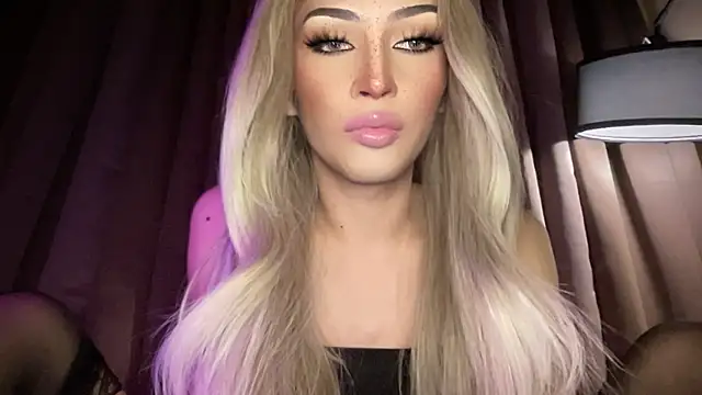 Alicegreenexx online show from August 3, 8:36 pm