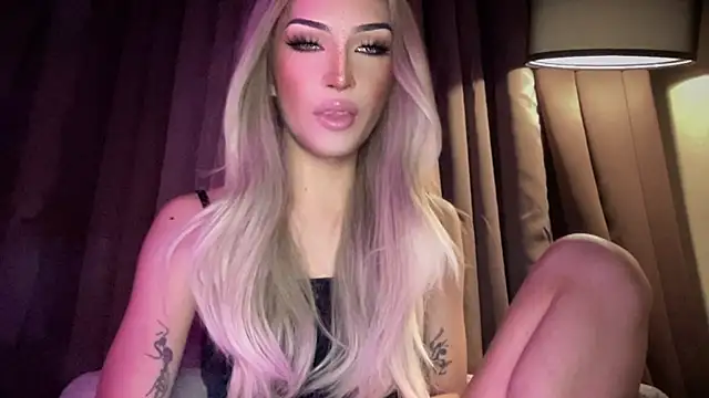 Alicegreenexx online show from August 2, 4:21 pm