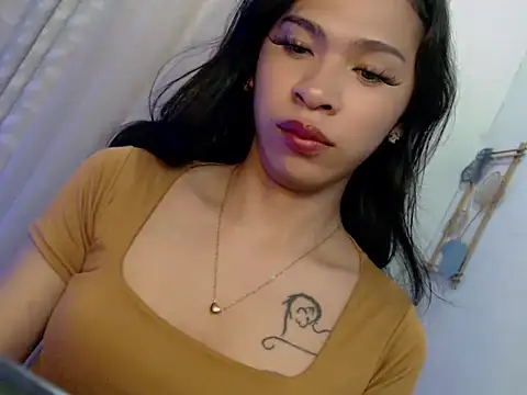 Annaloula online show from April 10, 10:21 am