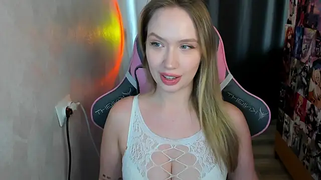 NicoleRiccii online show from April 28, 1:26 pm