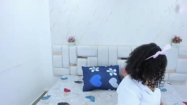 MiiaSmith   online show from December 19, 9:40 pm