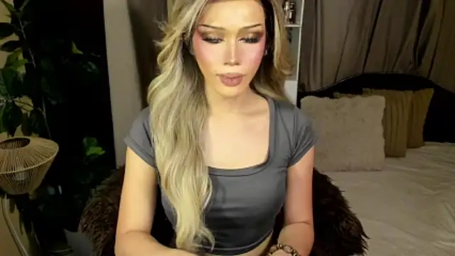 Candicebloom online show from May 25, 8:13 am