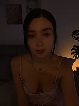 Estrer collins online show from February 12, 8:32 pm