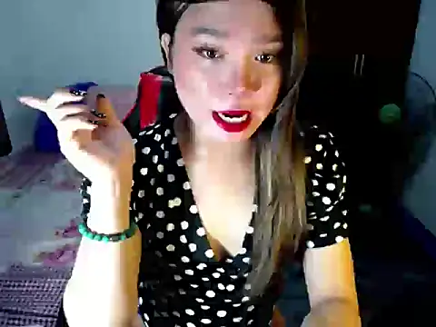 Urassiansweetcummer online show from October 25, 3:47 am