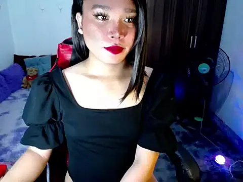 Urassiansweetcummer online show from May 15, 4:05 am