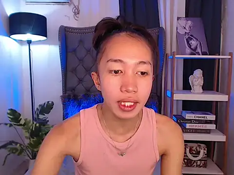 Sweet kittyxx online show from February 17, 6:35 am