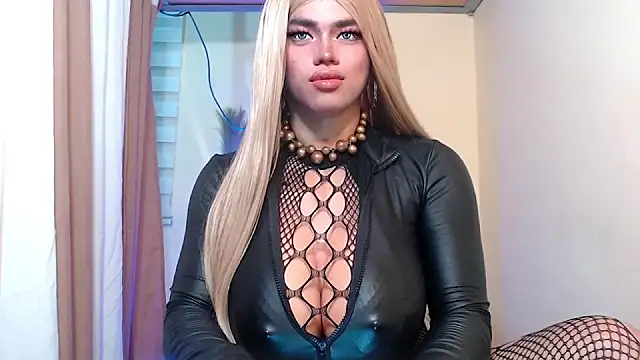 GoddessOFHUGEx online show from December 3, 8:33 pm