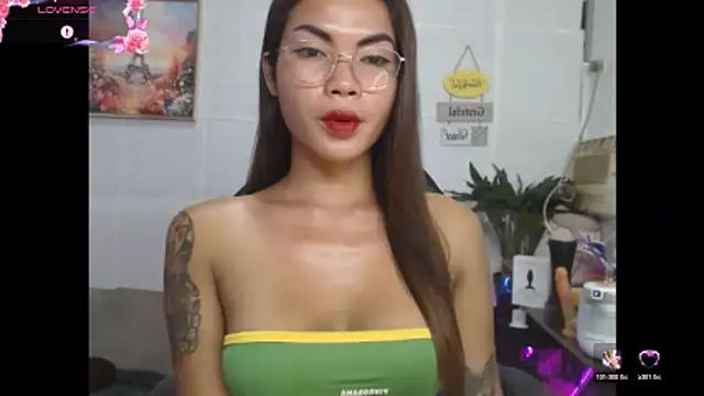 lucyheart777 online show from May 13, 3:01 am