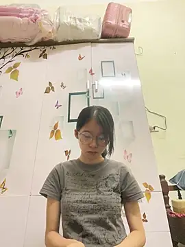 meomeo2k6 online show from October 28, 1:50 pm