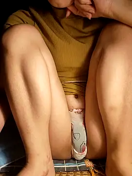 Du-Uyen online show from November 18, 3:35 pm