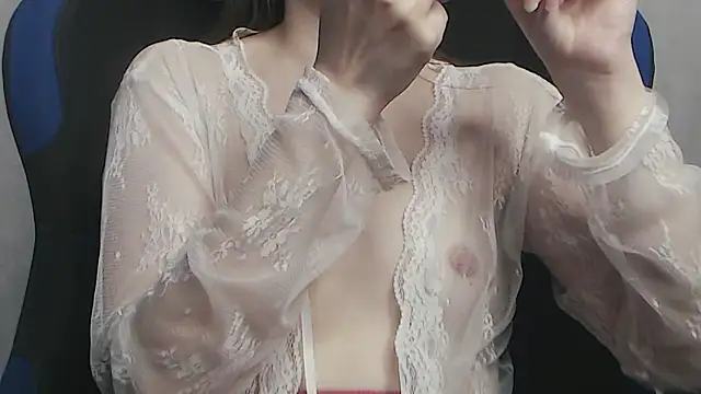 cute elfy  online show from May 18, 1:28 pm