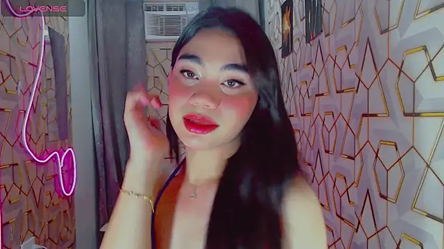 DreamGirlMia online show from May 27, 5:48 am